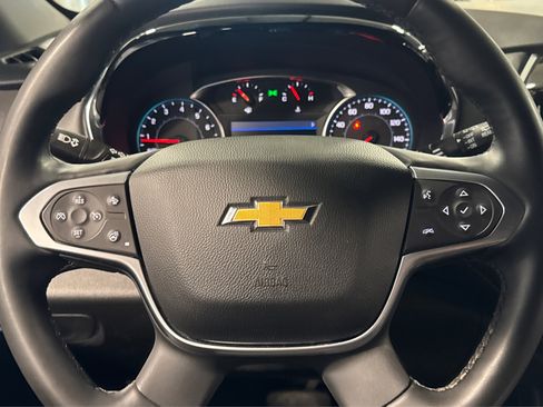 Used 2023 Chevrolet Traverse LT image 22