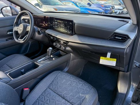 Certified 2025 Nissan Kicks SV w/ SV Premium Package image 10