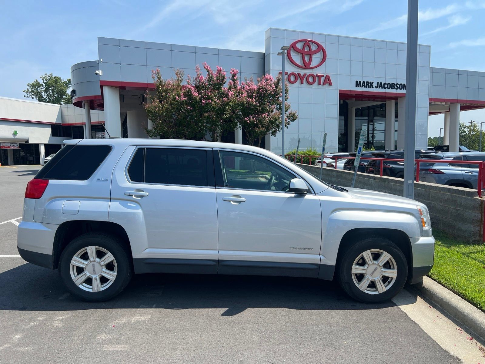 Used 2016 GMC Terrain SLE AWD/4WD image 14