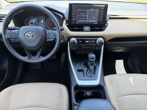 Used 2021 Toyota RAV4 XLE w/ Convenience Package FWD image 15