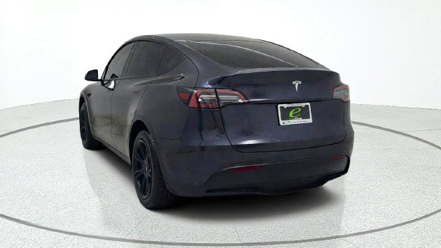 Used 2024 Tesla Model Y 2WD image 6