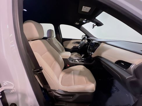 Used 2022 Chevrolet Traverse LS FWD image 20