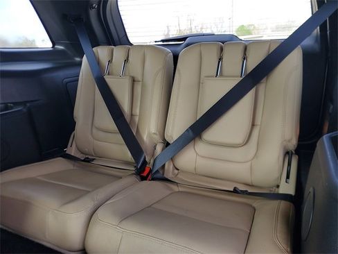 Used 2017 Ford Explorer XLT w/ Equipment Group 202A image 9