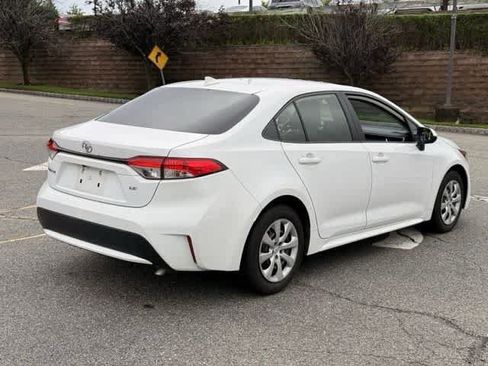 Used 2021 Toyota Corolla LE FWD image 4