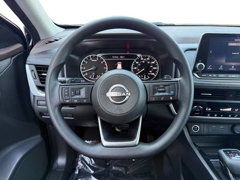 Used 2023 Nissan Rogue SV FWD image 12