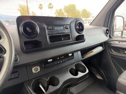Used 2019 Mercedes-Benz Sprinter 170 image 22
