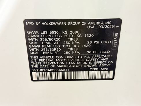 Used 2025 Volkswagen Atlas SE w/ Black Wheel Package image 27