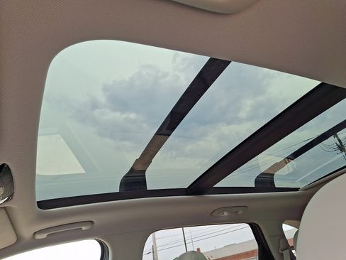 Used 2024 Kia Sorento S w/ Panoramic Sunroof Package FWD image 21