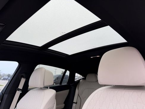 Used 2023 BMW X6 xDrive40i w/ M Sport Package image 19