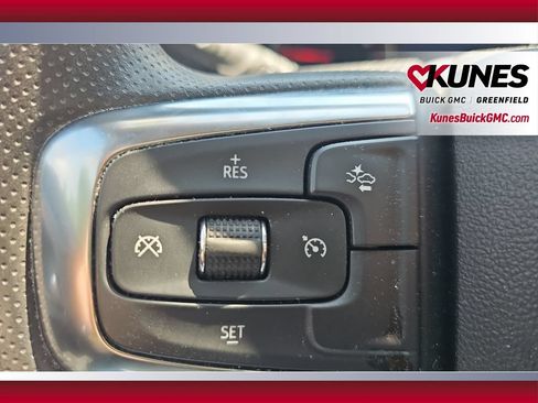 Used 2025 Chevrolet Blazer LT FWD image 23