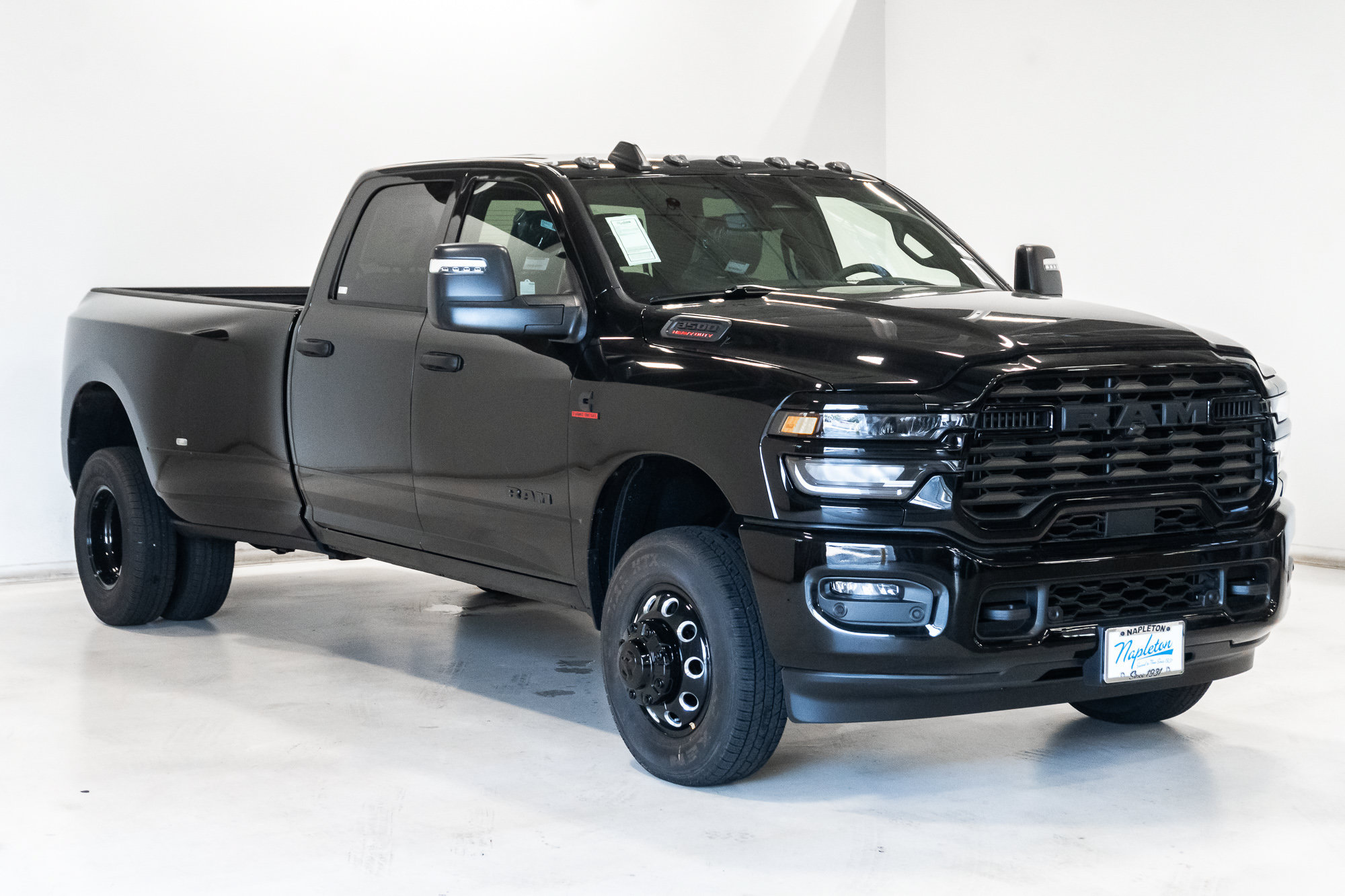 New 2027 RAM 3500 Big Horn AWD/4WD image 7