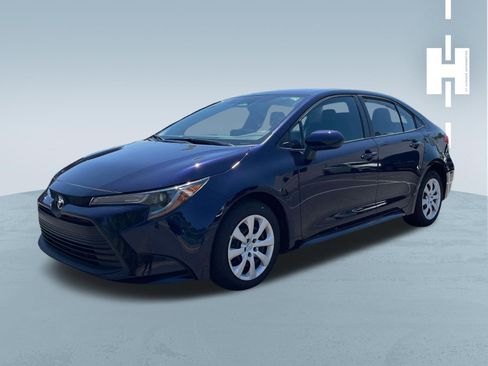 Used 2024 Toyota Corolla LE FWD image 3