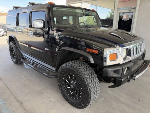 Used 2005 HUMMER H2 w/ Preferred Equipment Group AWD/4WD image 2