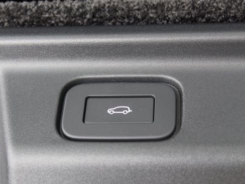 New 2025 Land Rover Range Rover SE image 23