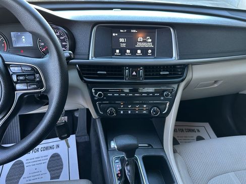 Used 2018 Kia Optima LX w/ 17" Alloy Wheels Package image 16