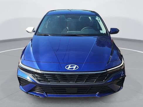 Certified 2025 Hyundai Elantra SEL FWD image 2