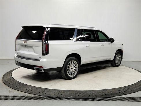 Used 2021 Cadillac Escalade ESV Premium Luxury w/ Performance Package image 7