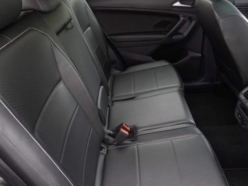 Used 2021 Volkswagen Tiguan SE R-Line AWD/4WD image 33