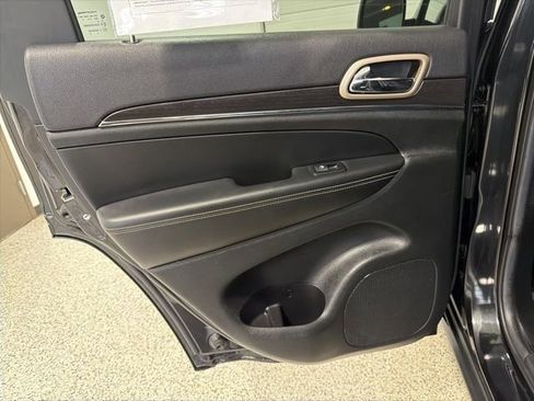 Used 2014 Jeep Grand Cherokee Limited w/ Trailer Tow Group IV image 26