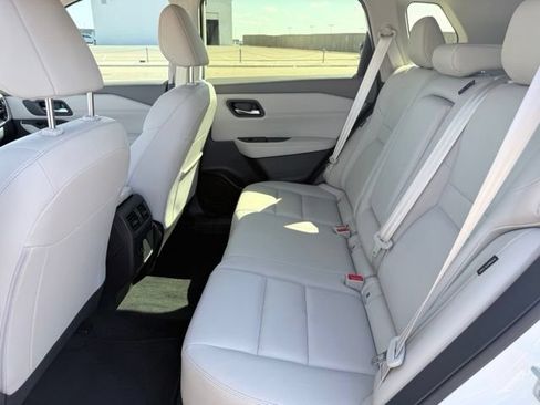 Certified 2023 Nissan Rogue SL FWD image 16