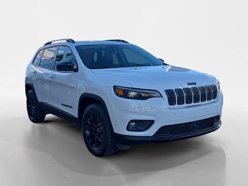 Used 2023 Jeep Cherokee Altitude Lux image 7