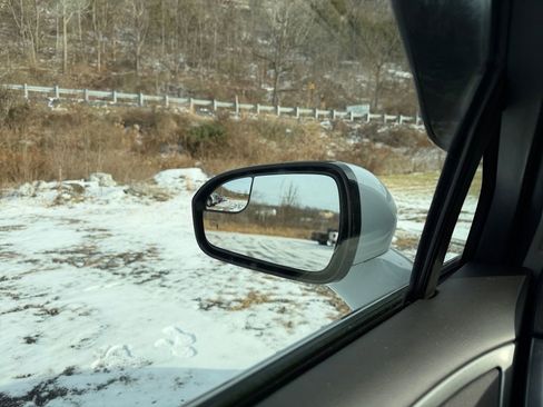 Used 2016 Ford Fusion SE image 10