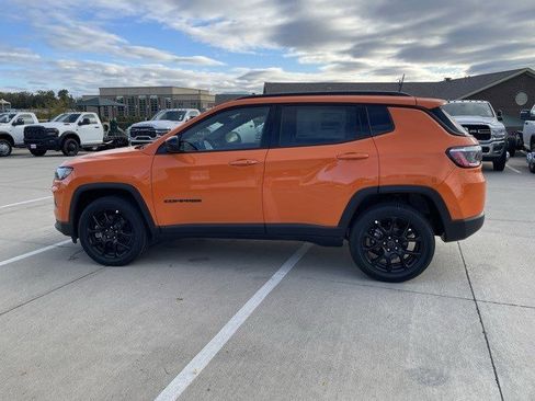 New 2026 Jeep Compass Latitude image 2