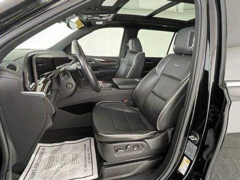 Used 2022 Cadillac Escalade ESV Premium Luxury image 34