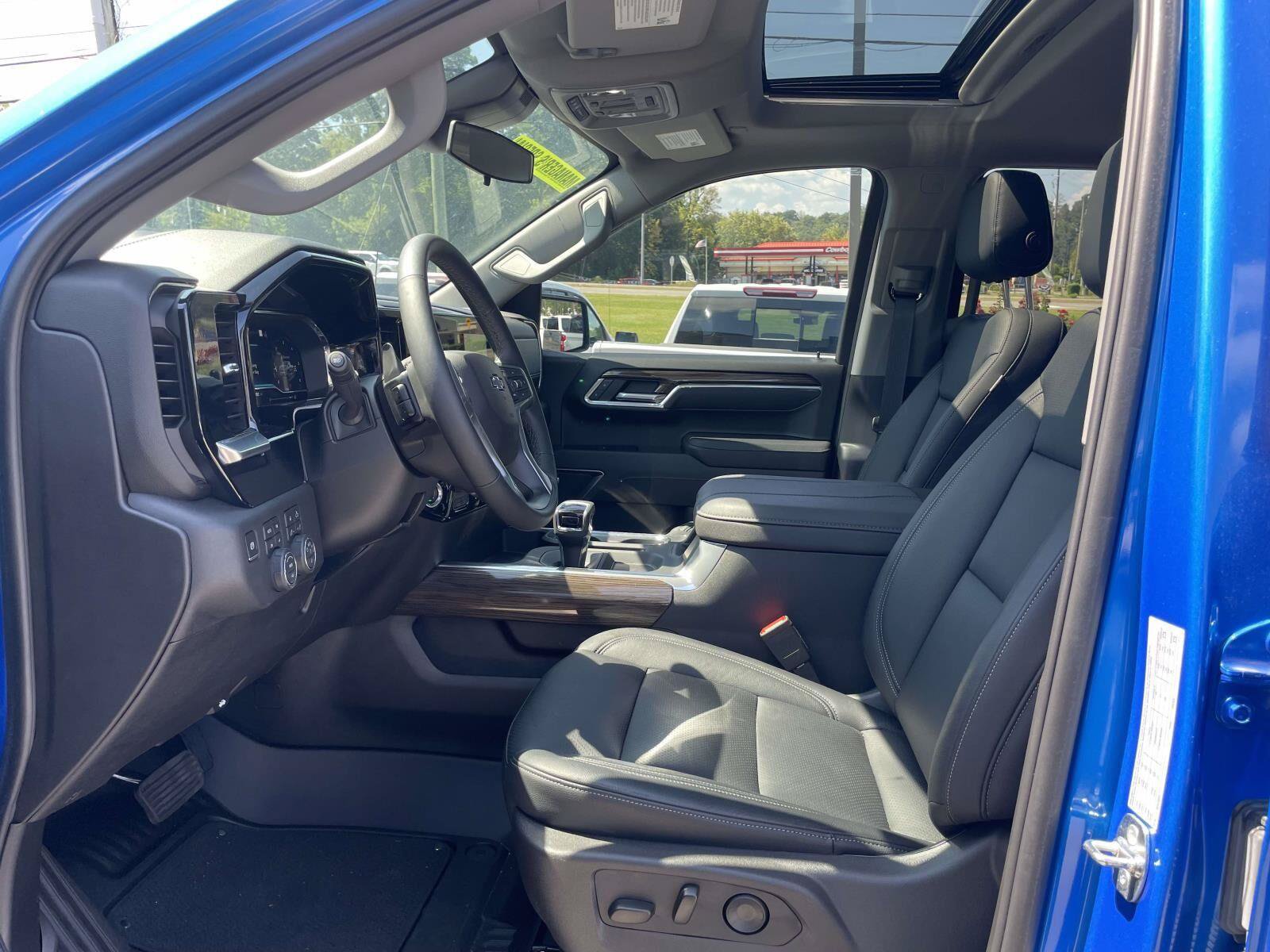 New 2025 Chevrolet Silverado 1500 RST AWD/4WD image 4