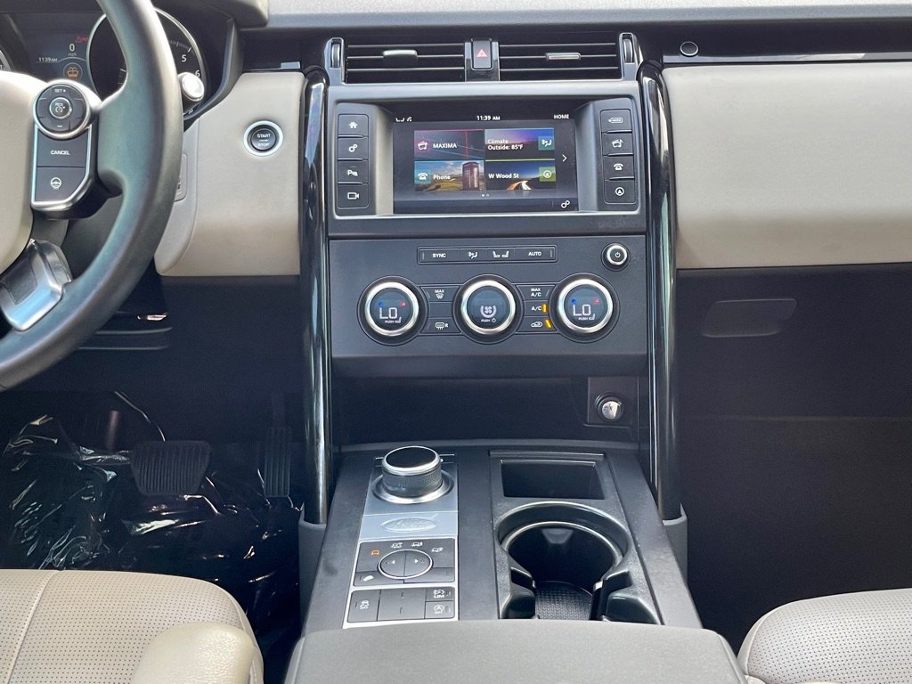 Used 2017 Land Rover Discovery SE AWD/4WD image 18