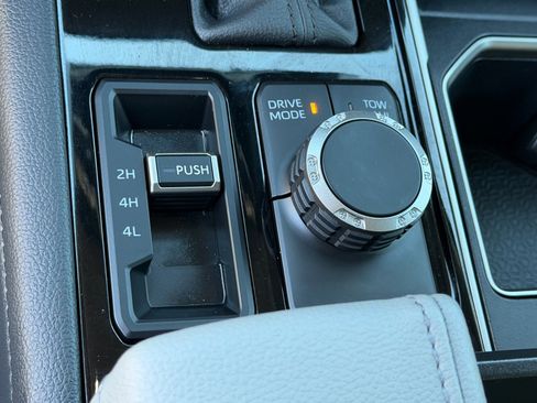 Used 2024 Toyota Tundra Limited image 30