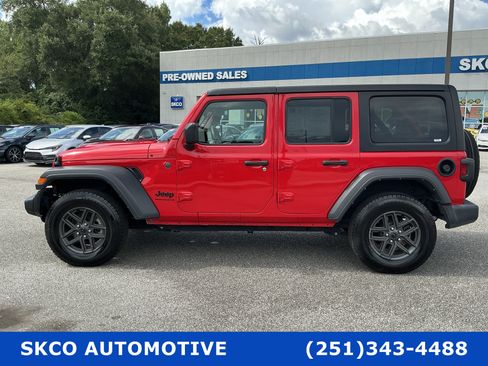 Used 2024 Jeep Wrangler Unlimited Sport AWD/4WD image 2