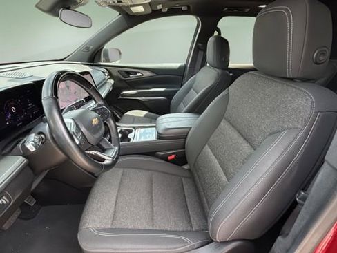 Used 2024 Chevrolet Traverse LT w/ Enhanced Driving Package FWD image 17