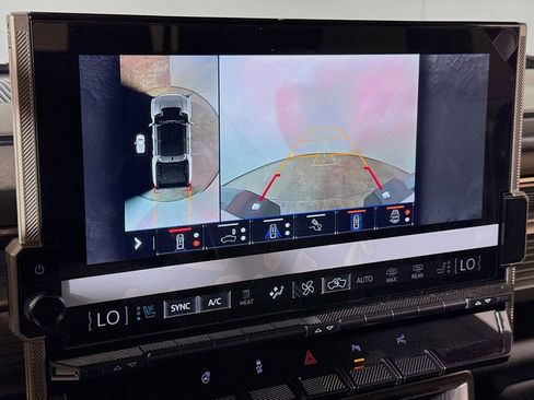 Used 2025 GMC Hummer EV 3X image 12