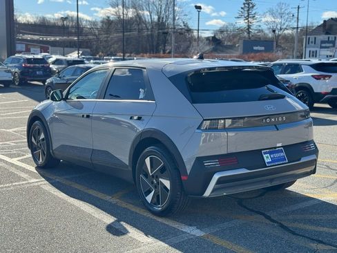 New 2026 Hyundai Ioniq 5 SEL image 3