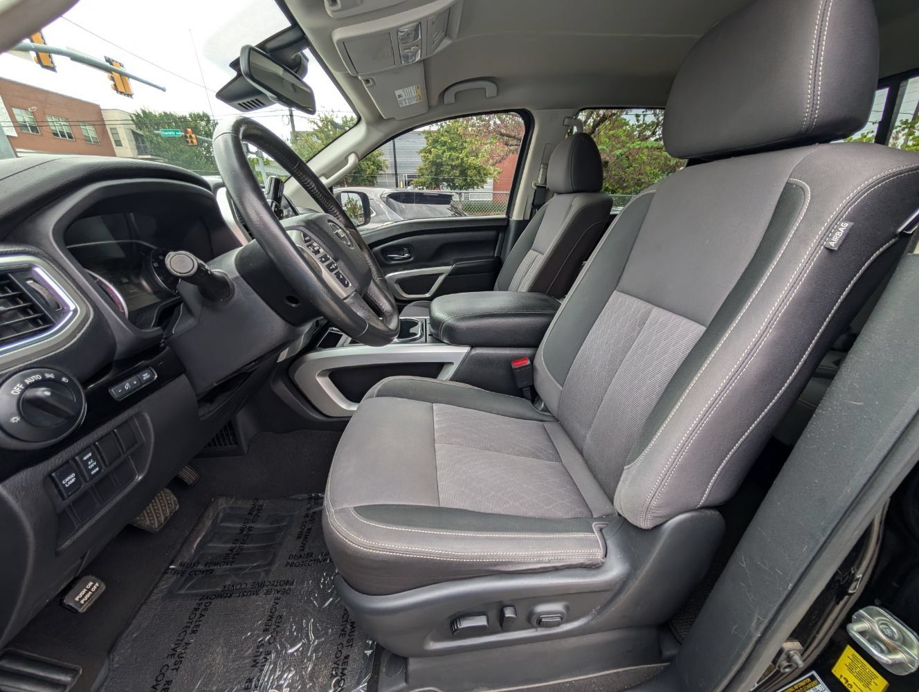 Used 2021 Nissan Titan SV w/ SV Convenience Package RWD image 15