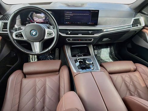 Used 2024 BMW X5 xDrive50e w/ M Sport Package AWD/4WD image 16