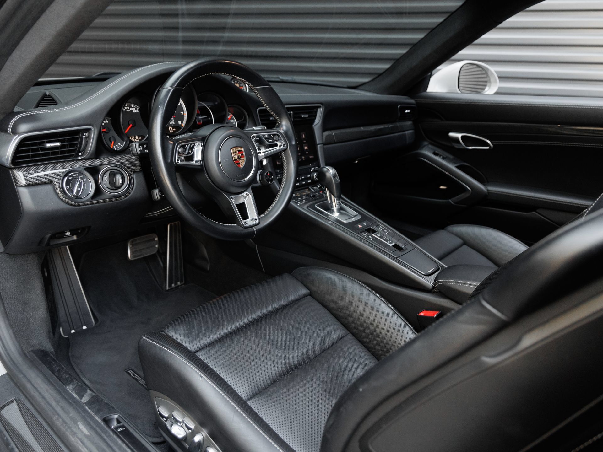 Certified 2019 Porsche 911 Turbo S AWD/4WD image 4