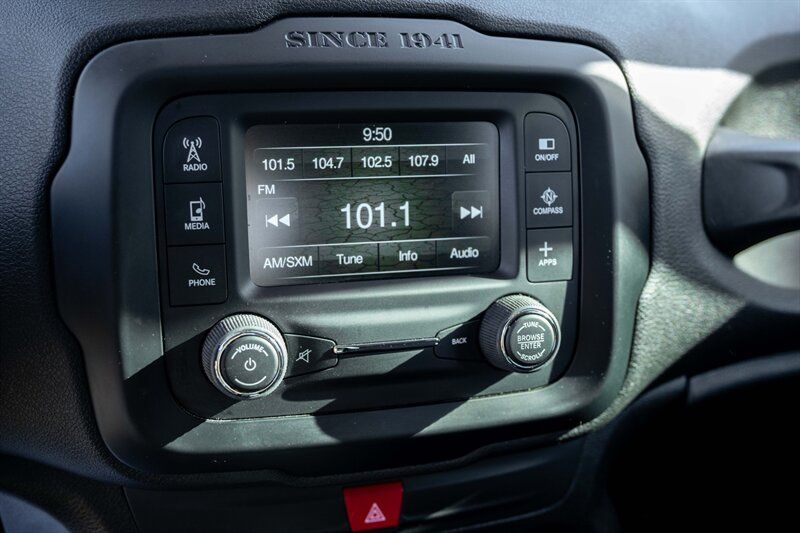 Used 2017 Jeep Renegade Latitude w/ Popular Equipment Group AWD/4WD image 13