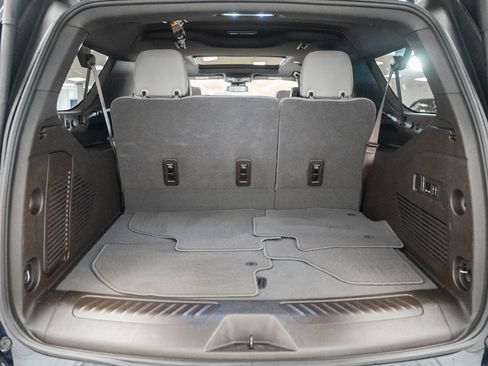 Used 2023 GMC Yukon XL SLT w/ SLT Premium Package image 21