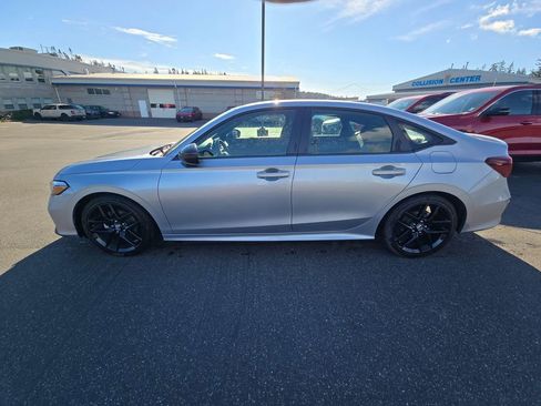 Used 2025 Honda Civic Sport image 6