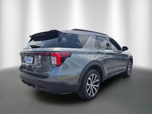 Certified 2025 Ford Explorer ST-Line AWD/4WD image 5