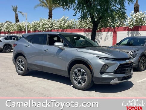 Used 2025 Chevrolet Blazer LT image 1