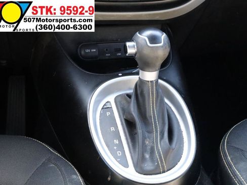 Used 2015 Kia Soul + FWD image 19
