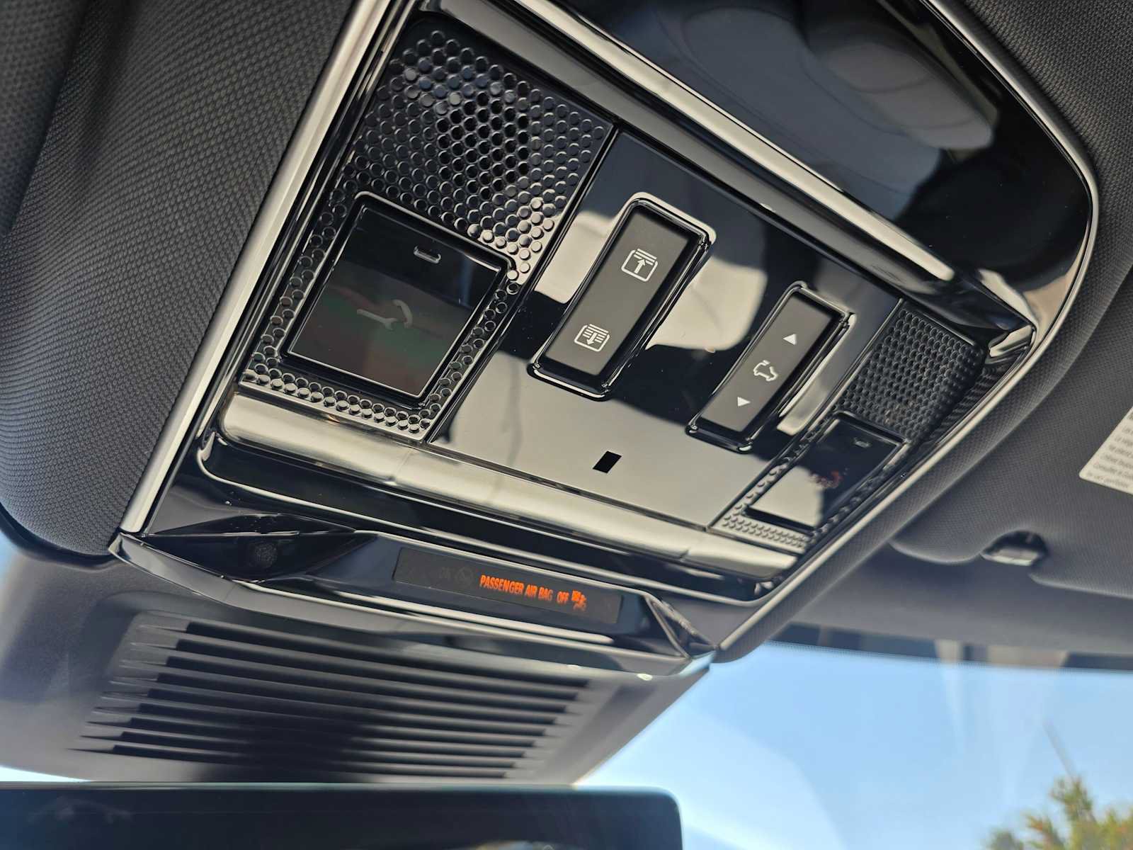 New 2026 Land Rover Range Rover Sport SE AWD/4WD image 34