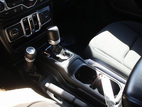 Used 2021 Jeep Wrangler Unlimited Sport image 9