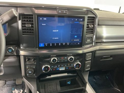 Used 2025 Ford F350 Lariat w/ Black Appearance Package image 21