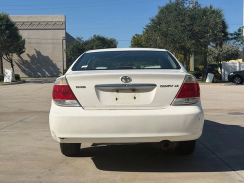 Used 2005 Toyota Camry XLE image 10