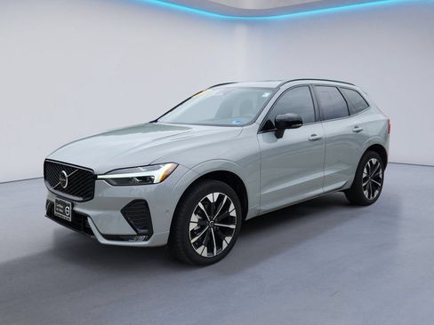 Used 2026 Volvo XC60 B5 Plus w/ Protection Package Premier AWD/4WD image 7