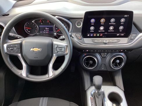 Used 2025 Chevrolet Blazer LT AWD/4WD image 17